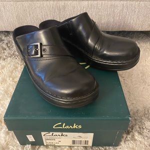 Clarks black slip on dress shoes size 9